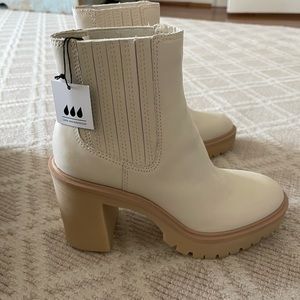 Dolce Vita Castor H2O Ivory Leather Boot size 7
